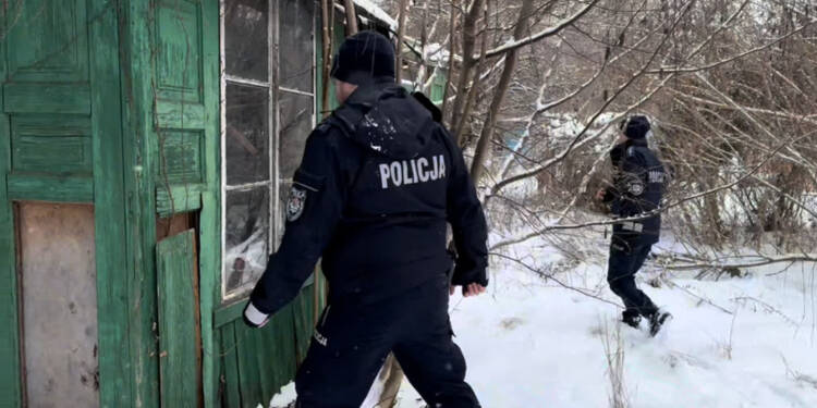 Policjanci uratowali mężczyznę przed wychłodzeniem 1 EAttachments9263554adc79d23b8f9f443f24af8fae0c801aa xl