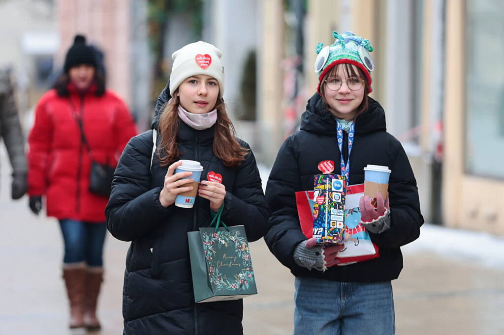 Wolontariusze na ulicach Lublina podczas 34. Finału WOŚP 1 EAttachments92954126d9d8d9bafde856e3150b10593f3d380 xl