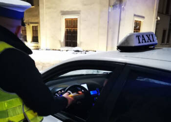Wzmożone kontrole taksówek w Lublinie. Co wykryli policjanci? 3 EAttachments929657089b6222f4bc0e9555d52445c76a3b44e xl