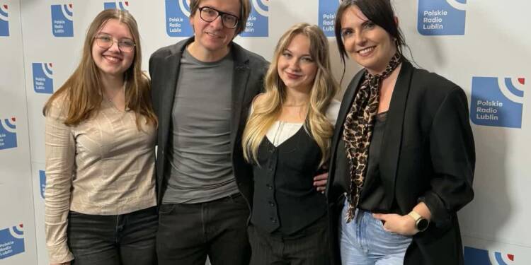 Akademia Śpiewu z Tarczyna odwiedziła Radio Lublin 1 EAttachments92996795abf8bfea271e92b0ba10efa6ce0dfcf xl