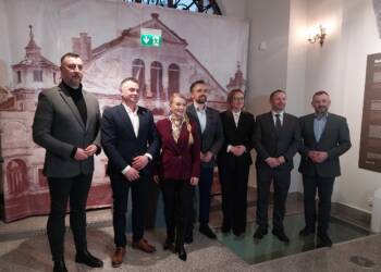 EAttachments9306199df69fc1479df58406044e9366cafa642