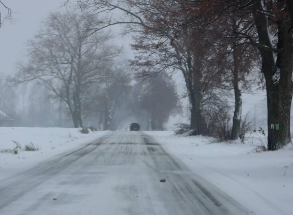 Lubelskie: zajeżdżony śnieg i błoto pośniegowe na większości dróg wojewódzkich 1 EAttachments6735781c8abb9a6a5c8ae598dd0b8a1643cfb41 1