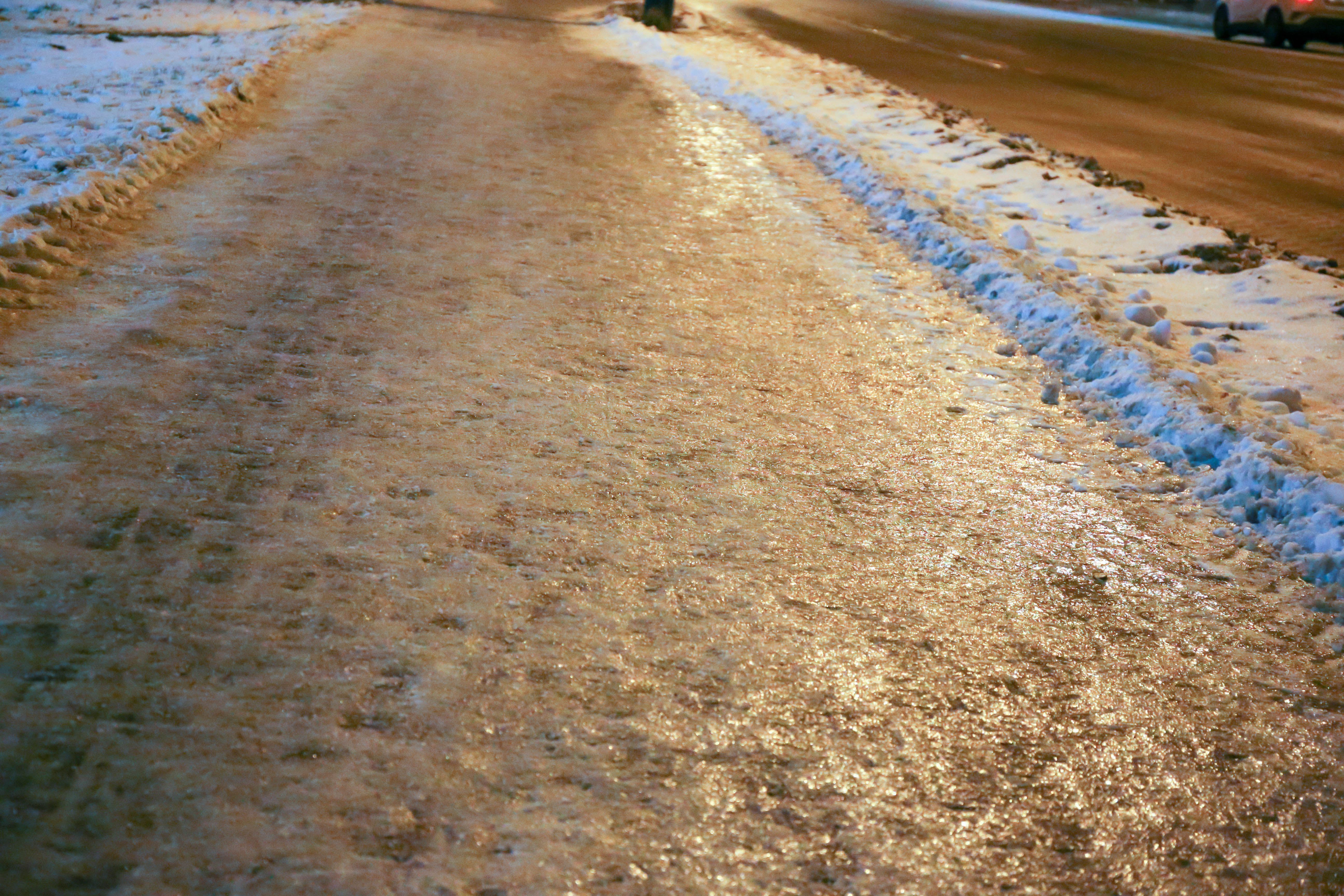 Będzie ślisko! IMGW ostrzega 11 powiatów