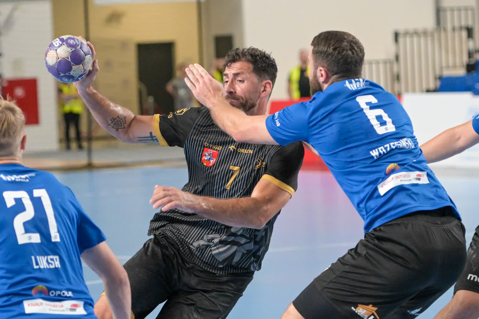 Zadecydowały karne. Ważne zwycięstwo puławskich szczypiornistów