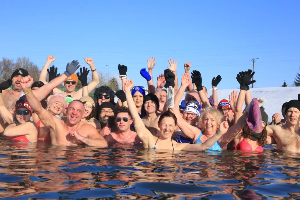 Mroźna niedziela nad Zalewem Zemborzyckim. Lubelskie morsy w akcji! 2 EAttachments93088639858c3d18b054a4441c3658213e15240 xl