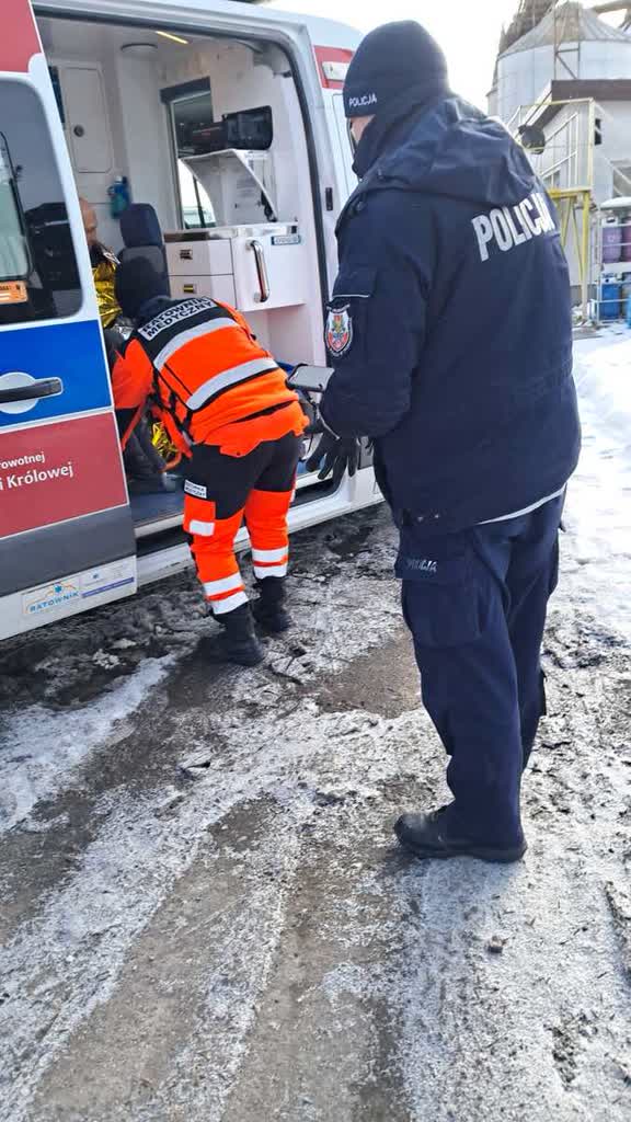 Mróz śmiertelnie niebezpieczny. Policja pomaga i apeluje: nie bądźmy obojętni 6 346-284484.jpg