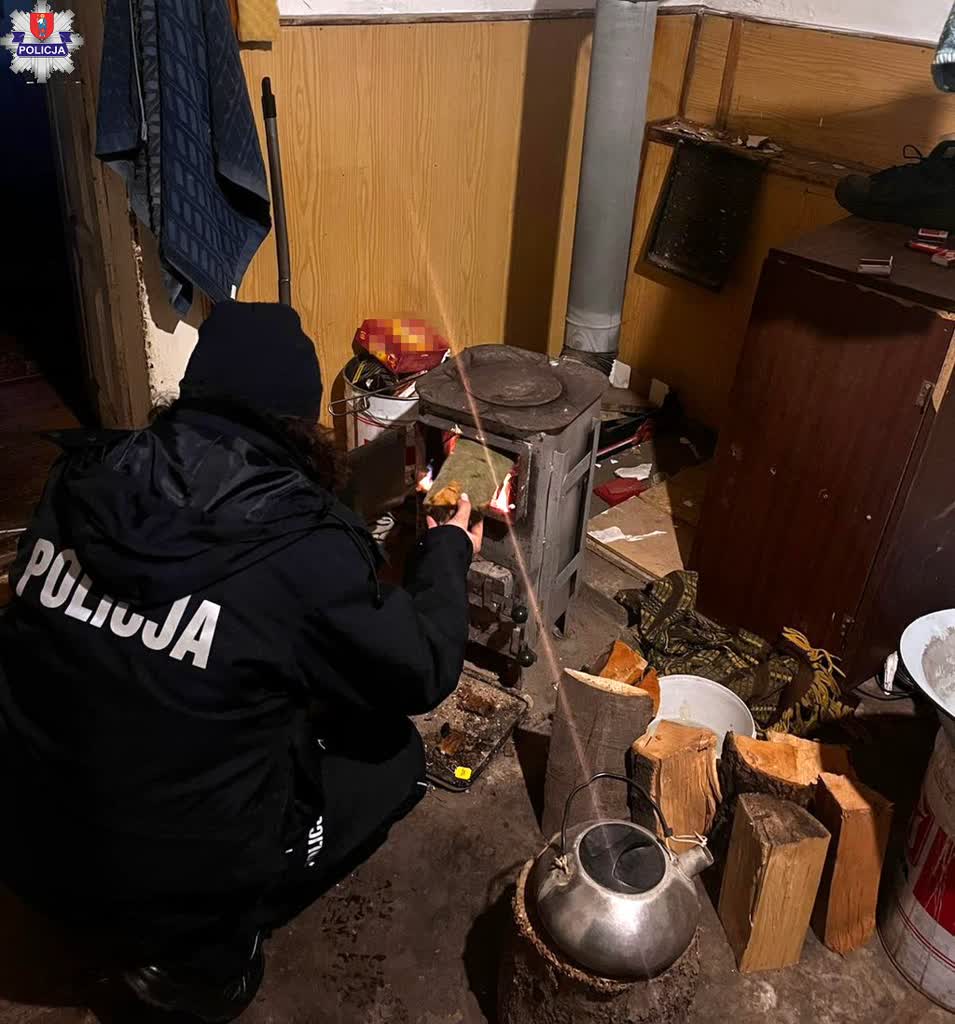 Mróz śmiertelnie niebezpieczny. Policja pomaga i apeluje: nie bądźmy obojętni 4 361-284479.jpg