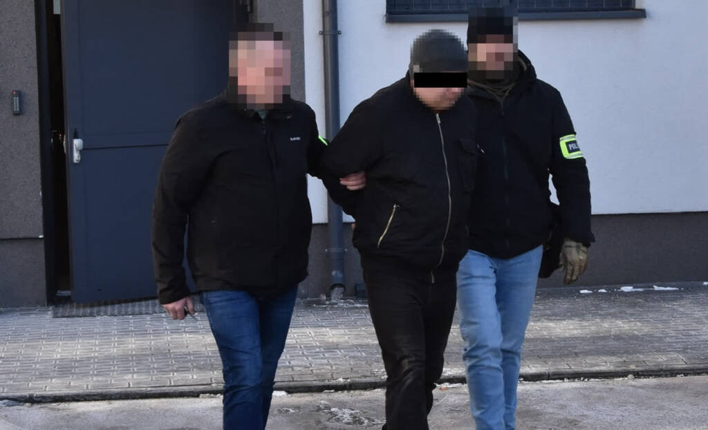 Chciał staranować policjanta, padły strzały. Dramatyczny pościg pod Łukowem 1 EAttachments9309967ae85912cd8292afcb4ad693a40a320ef xl