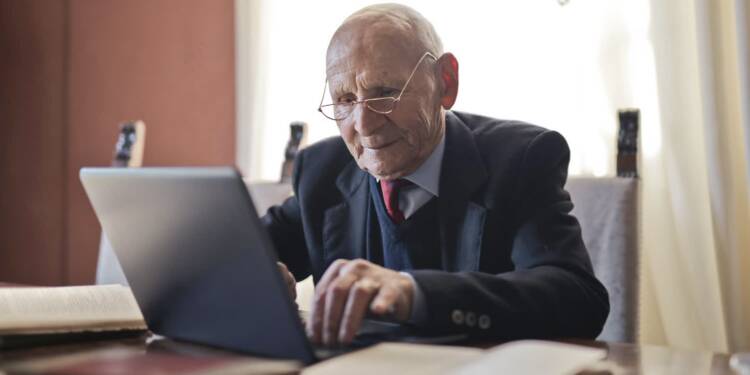 Seniorzy ofiarami oszustów. Chodzi o ogromne kwoty 1 EAttachments931005660bd11b67ab1e77ab1c2e50d065920c4 xl