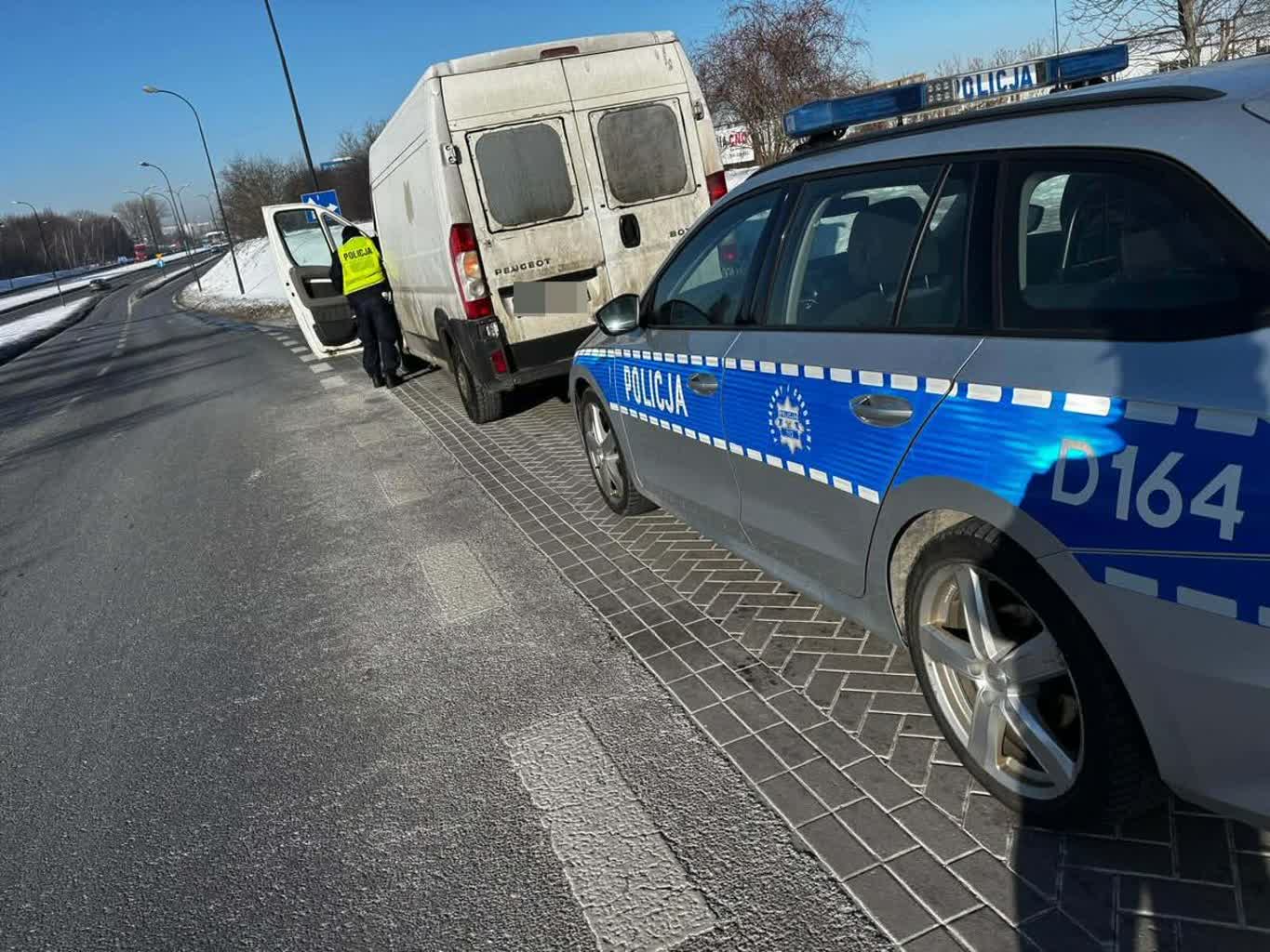 Ponad 200 wykroczeń. Ciężarówki i busy pod kontrolą 3 350-284602.jpg