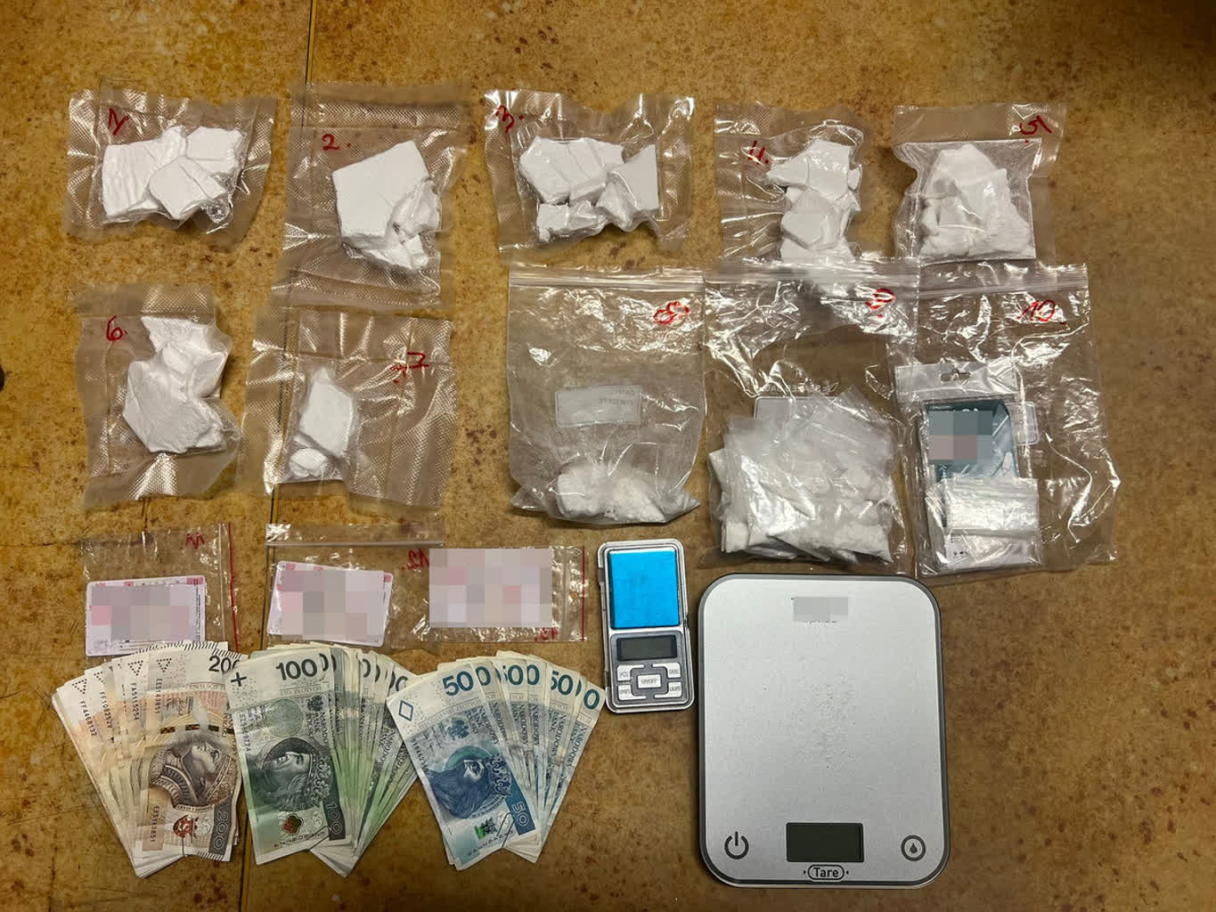 Narkotyki i podrabiane dokumenty. 27-latek w areszcie 2 357-284748_g.jpg