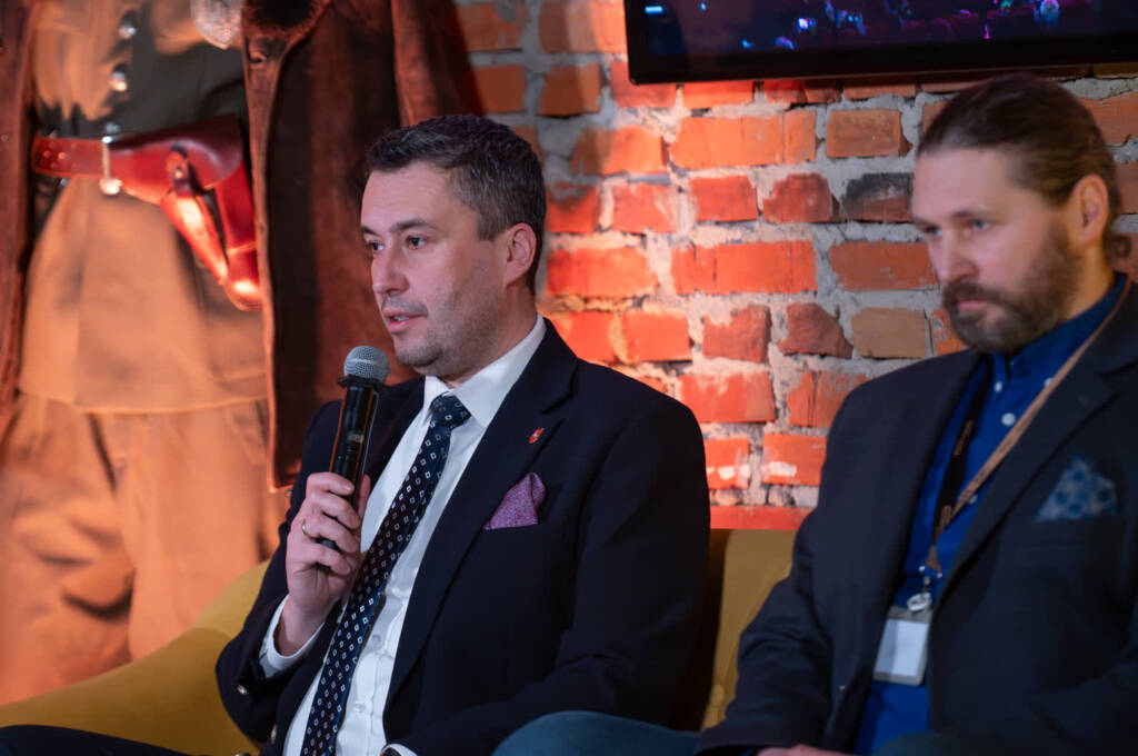 EAttachments933325552f97ff28757e5865be84562d5d0c8d3 xl