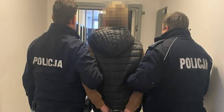 Agresor w rękach policji. Miał znęcać się nad matką 1 EAttachments9344588a3a5bd245286890155065aab621482cf xl
