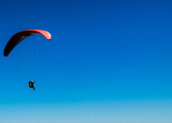 Wypadek paralotniarza w Lubelskiem. Do szpitala zabrał go śmigłowiec 2 EAttachments935017406da9da6d1ff458a3508c294ec0e13e3 xl