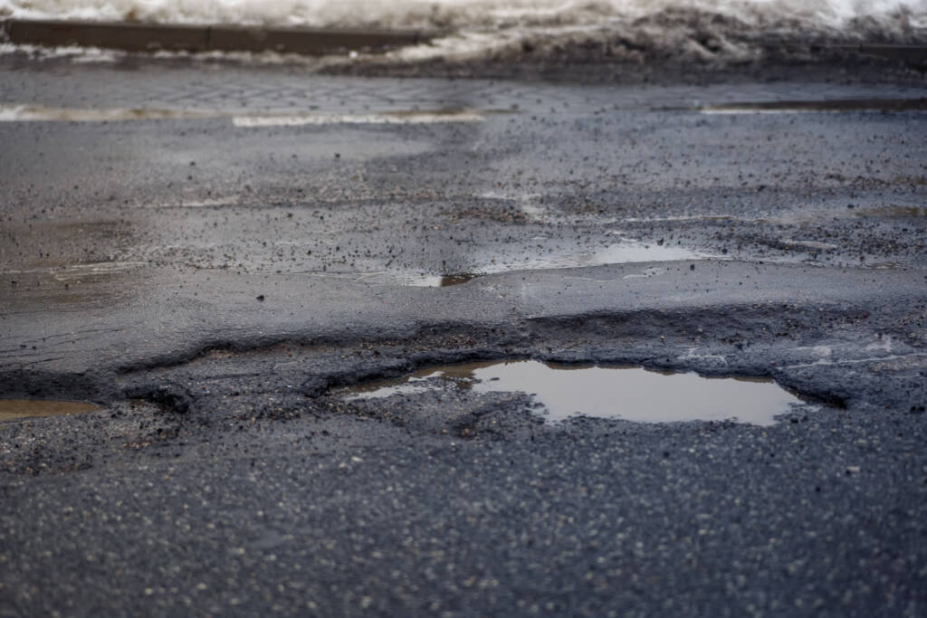 Walczą z dziurami w asfalcie. Pracowity czas dla drogowców 2 EAttachments9351431e2ccb4888e86dc5468614e8c7f75a963 xl