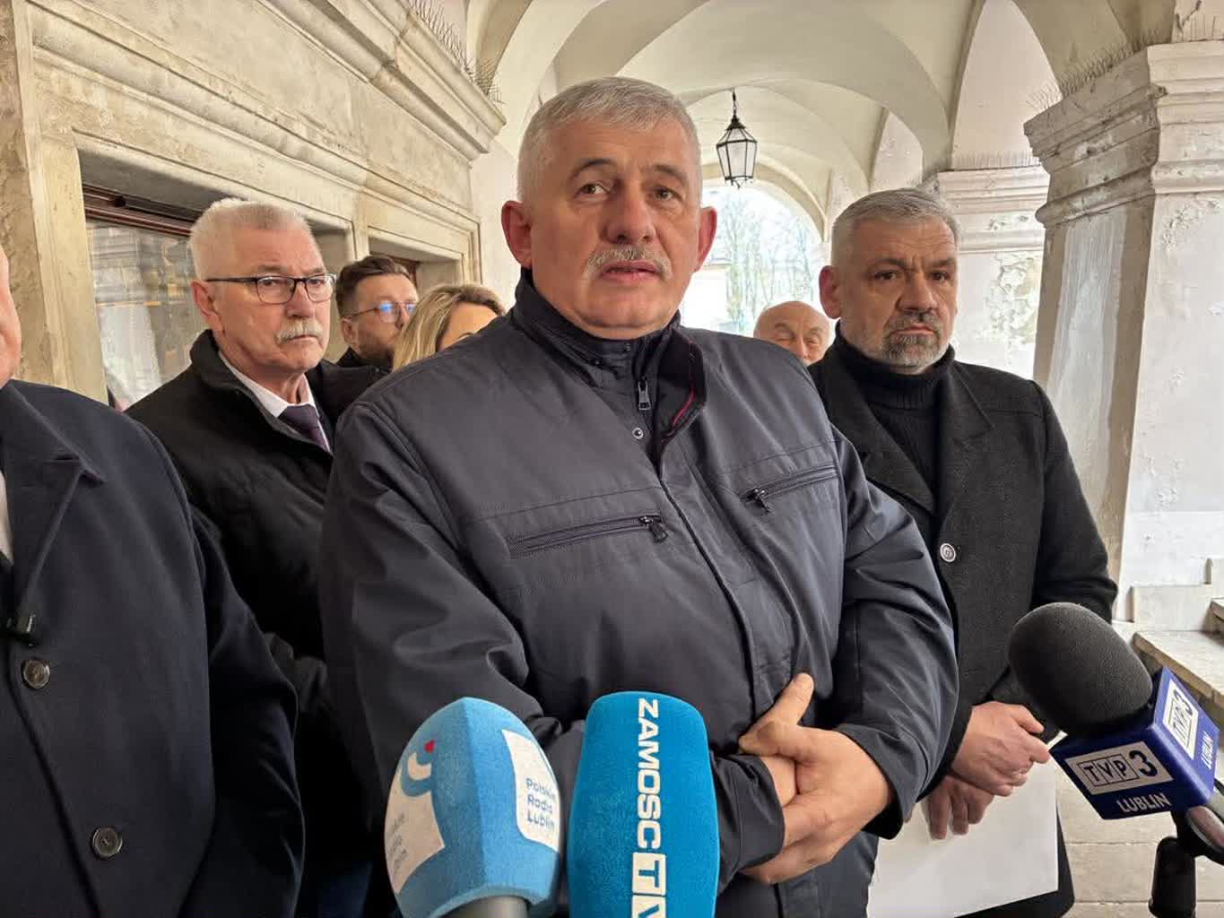 Tablica, polityka i historia. Róża Luksemburg podzieliła Zamościan 3 634223261_3070627389763577_3681381952656135362_n.jpg