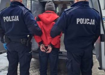 Oblał budynek palną substancją i podpalił elewacje. 49-latek w areszcie 2 EAttachments9358309fb16b4730790b5b4337ac88c583bba38 xl