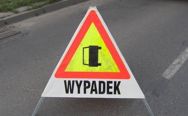 Wypadek w Garbowie. Trzy osoby ranne 1 EAttachments5760925aea58c0ddf56c05d245fdbff03e22f7f