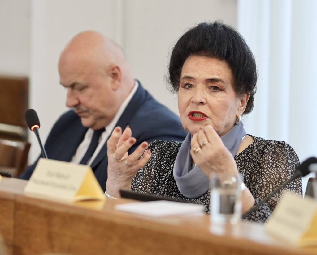 Sesja w lubelskim ratuszu. O czym będą obradować radni? 1 EAttachments8420463e6ce27dcea431daf74ed06d907f5c731