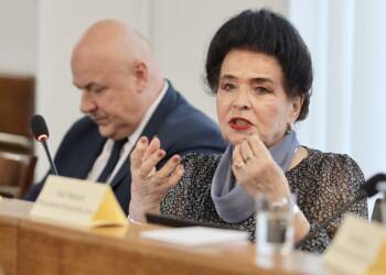 Sesja w lubelskim ratuszu. O czym będą obradować radni? 2 EAttachments8420463e6ce27dcea431daf74ed06d907f5c731