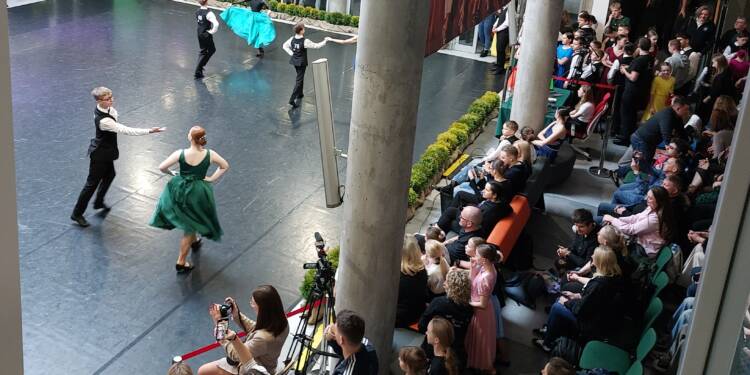 Taneczna promocja polskości. Rywalizowali "O Pierścień Księżnej Izabeli" 1 EAttachments85903835f66fa87de0ca2240ae8587da0ade6cd