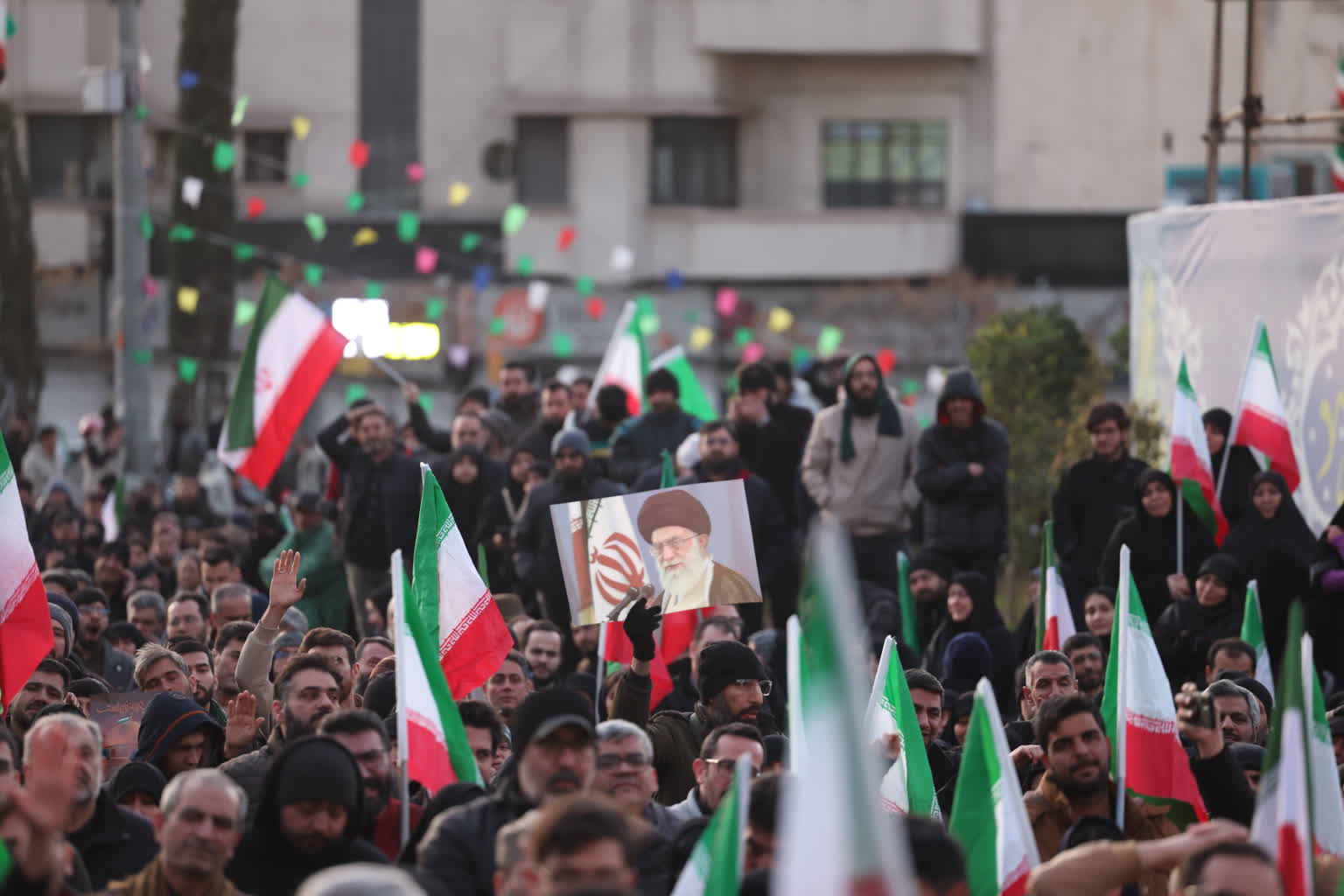 Iran zagroził potężnym odwetem 2 mid-epa12786208.jpg