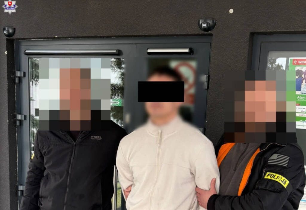 Wpadli po włamaniu do domu. Jeden wyrzucił narkotyki przez okno, drugi uciekał 1 EAttachments936345071f4644c0cbc144c17c8c9bfd7bc3bb7 xl