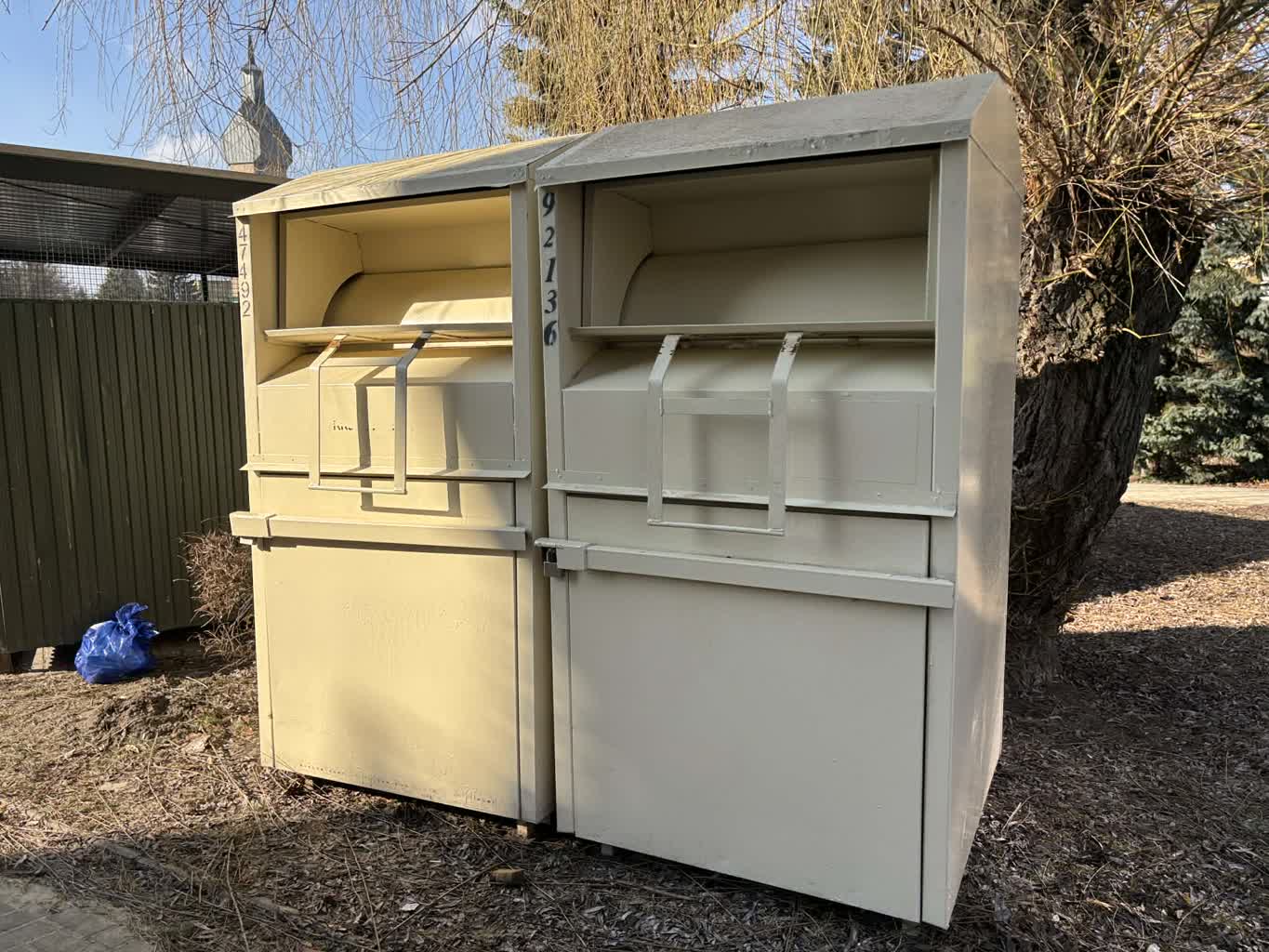 Kontenery na używaną odzież. W Łęcznej mają pomysł na odpady 2 641067027_858554470539963_4198446436785964816_n.jpg