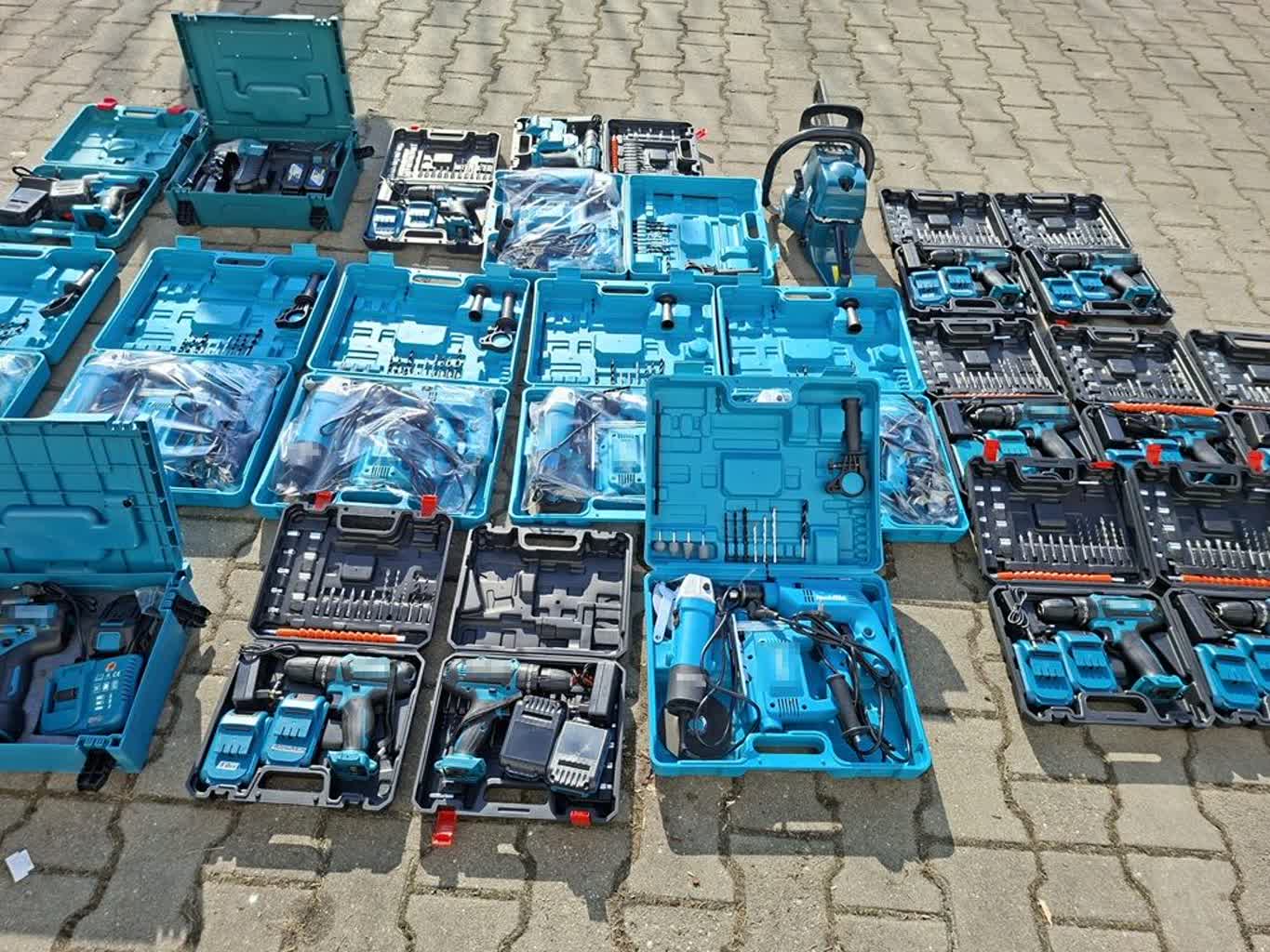 Handlował podróbkami. 36-latek w rękach policji 2 343-286313.jpg