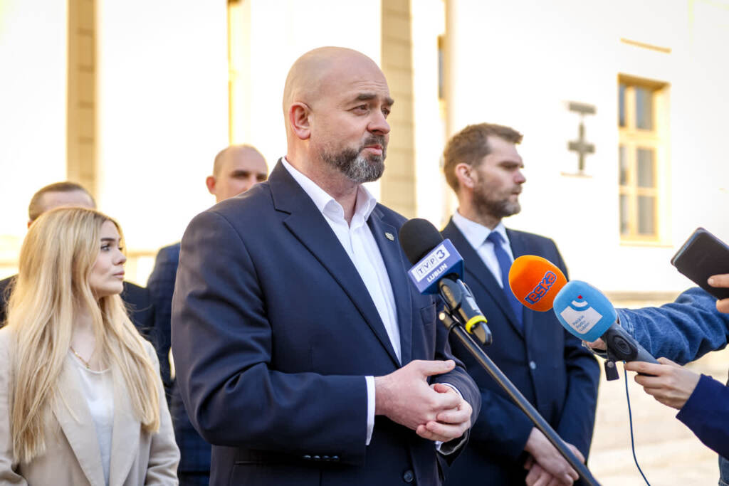 EAttachments9376587e640084198cdf2b14fb5903c86bb853c xl