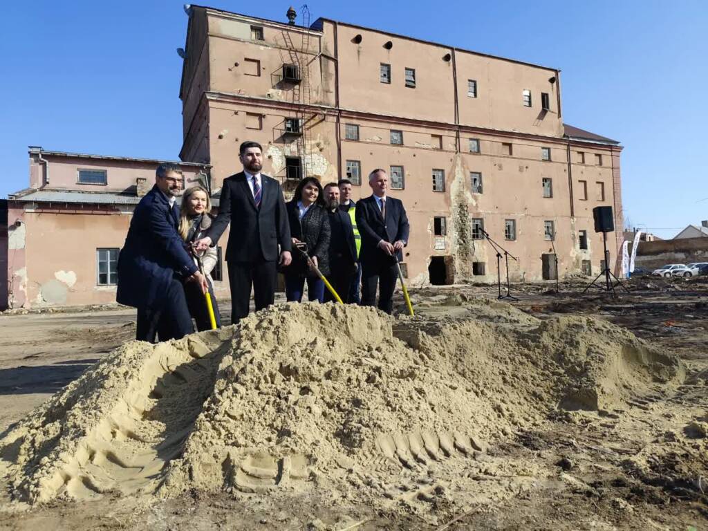 EAttachments938191656ef558c6257de0f13c604419ff13842 xl