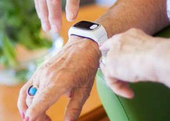 Pomagają ratować życie i zdrowie. Miasto rozda opaski bezpieczeństwa 2 EAttachments9387981d0e563d77c75aa1109364daae3d15f5a xl