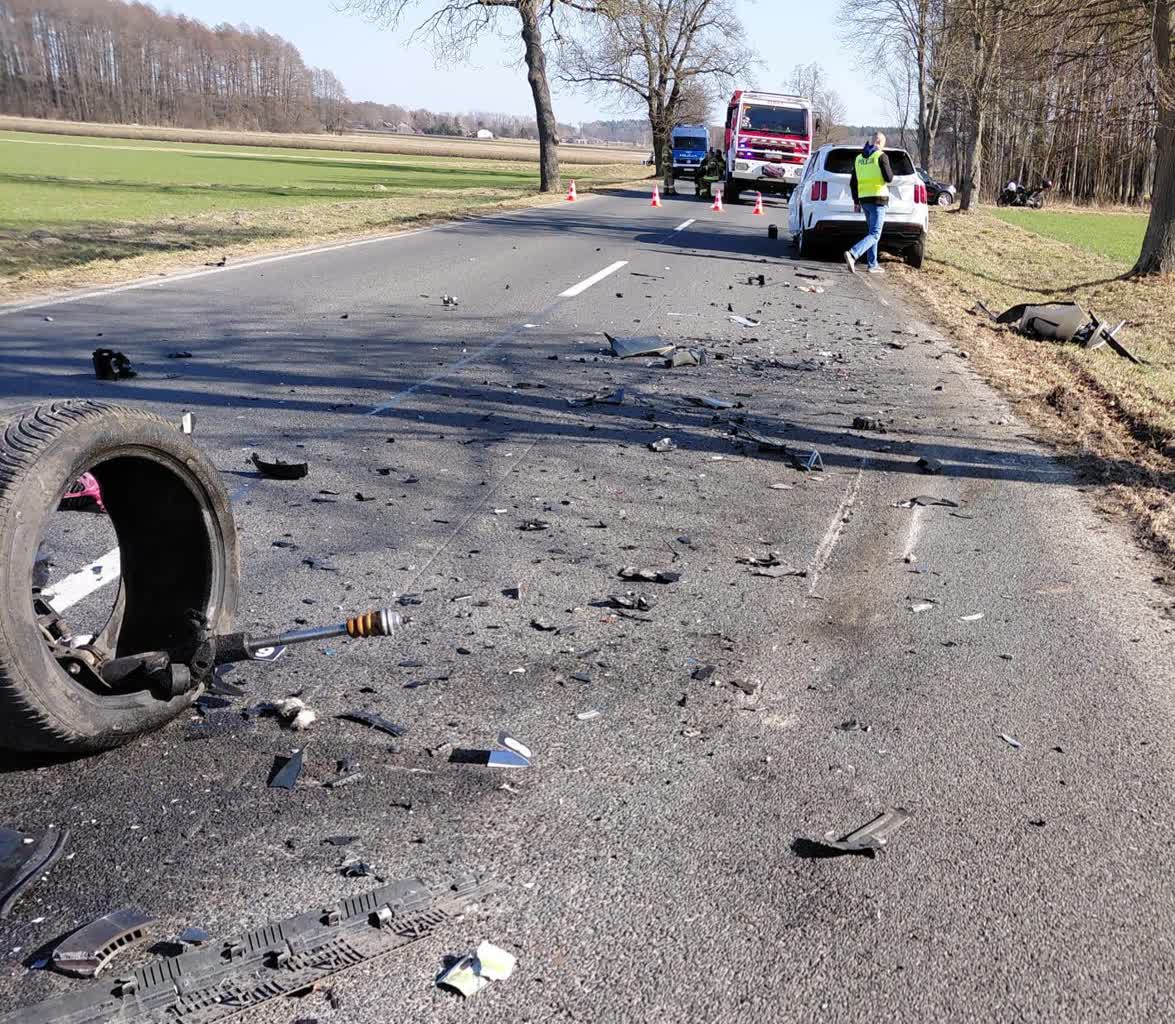 Tragedia na drodze wojewódzkiej. Motocyklista zginął w zderzeniu z autem 2 652570095_852191754509493_7825280894755056140_n.jpg