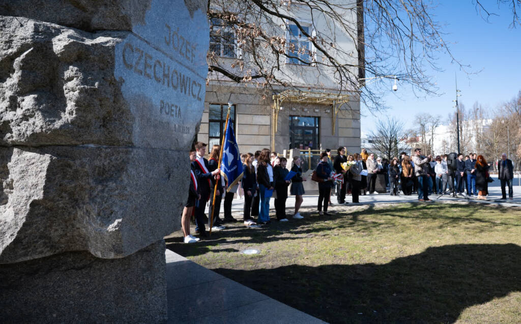 Spotkanie przy Pomniku Czechowicza w 123. rocznicę urodzin poety 1 EAttachments93920053cf3ea5960809ceeea5fcc5b2ca77c0f xl