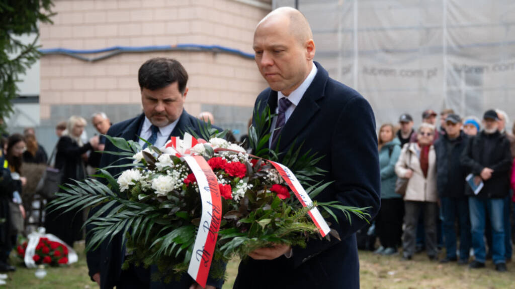 EAttachments9396150d81d36f65f502d8cf7cb2d04add1d8e4 xl