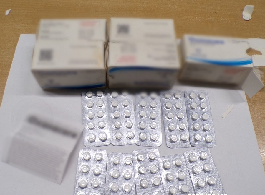Sterydy w przesyłkach pocztowych. Niedozwolone substancje przechwycone przez celników 3 20260318_sterydy(3).jpg