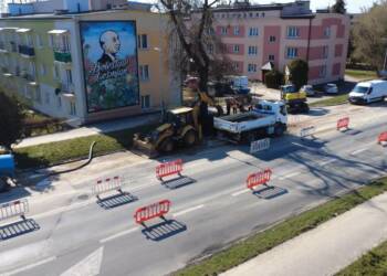 Zamość: osiedle Peowiaków wciąż bez wody. Beczkowozy ratują mieszkańców 2 EAttachments9406674d1befd486b9c9a029c922cfa0e4766c3 xl