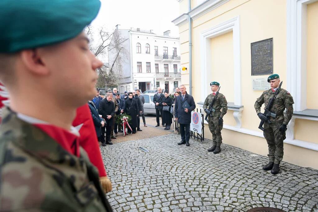 EAttachments94091938727ebd599a5c5c090ab404464d7294c xl