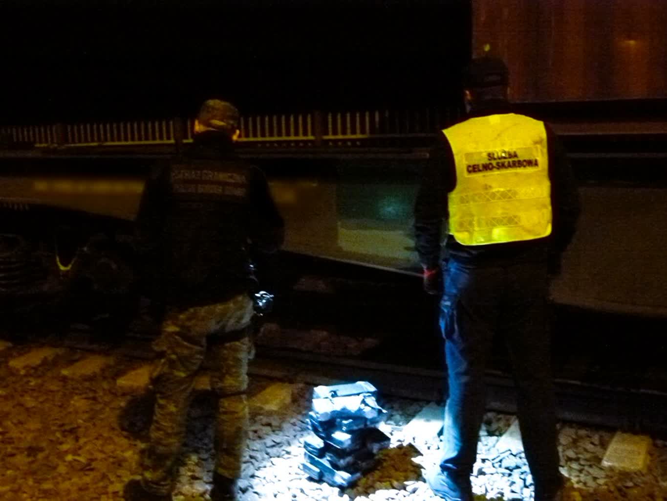 Przemyt papierosów udaremniony 3 article.jpg