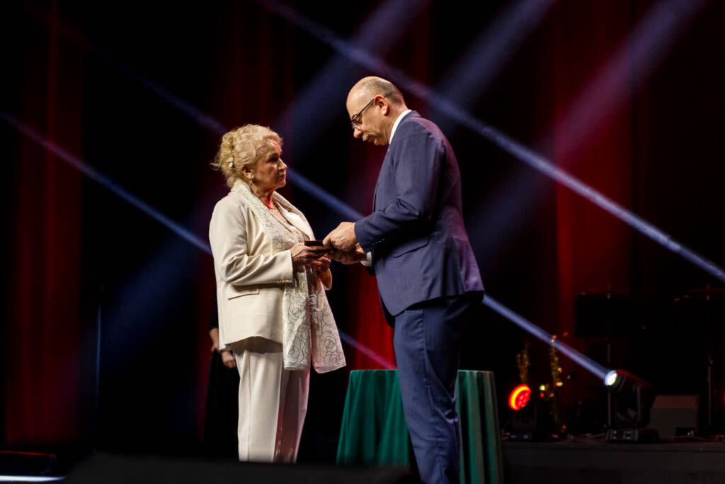 EAttachments9415842fd01af8965a3eae644a5ce2a8e19a967 xl