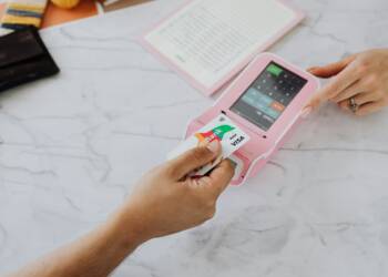 Policja ostrzega: kieszonkowcy aktywni podczas świątecznych zakupów 5 EAttachments942034558aea6e00b0e6117870ebbe0c419d472 xl