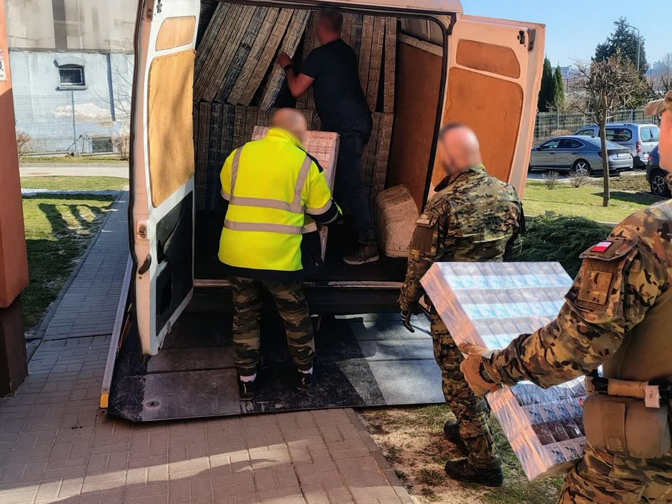 Papierosy za 1,5 miliona. Dwaj przemytnicy zatrzymani 3 20260330_papierosy_KAS_SG(3).jpg