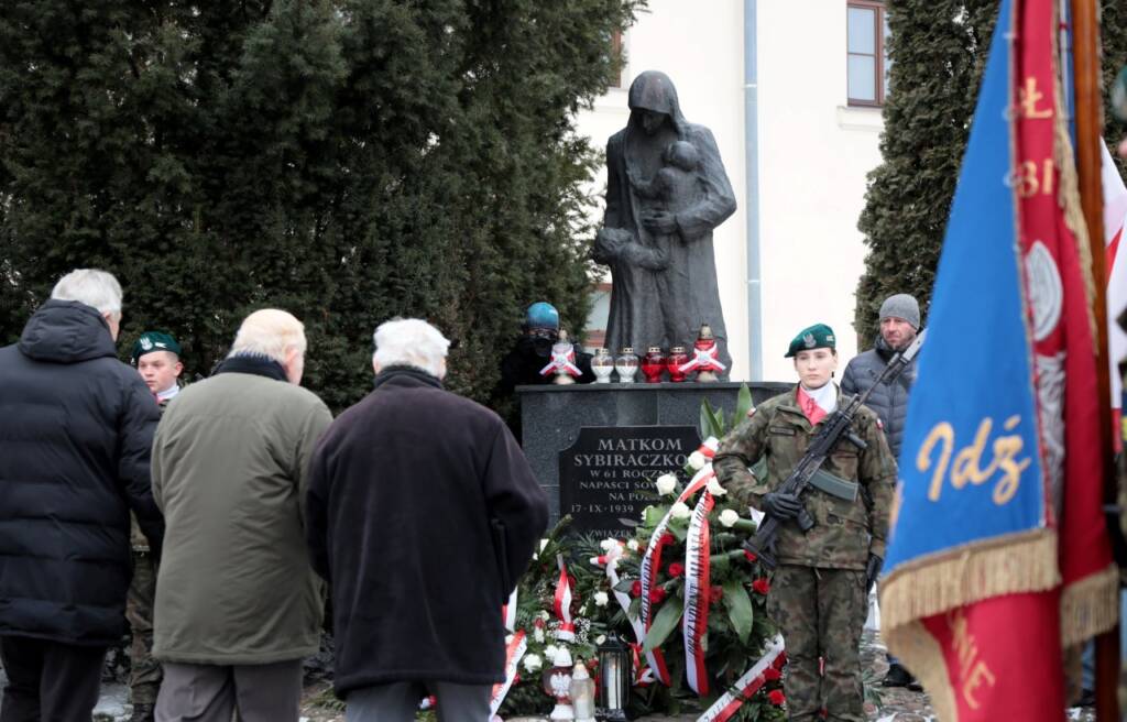 Czekały ich niewolnicza praca, choroby i głód. 86 lat temu rozpoczęła się masowa deportacja Polaków 1 EAttachments6901504245f063842af6ffa79787af67e7ed809