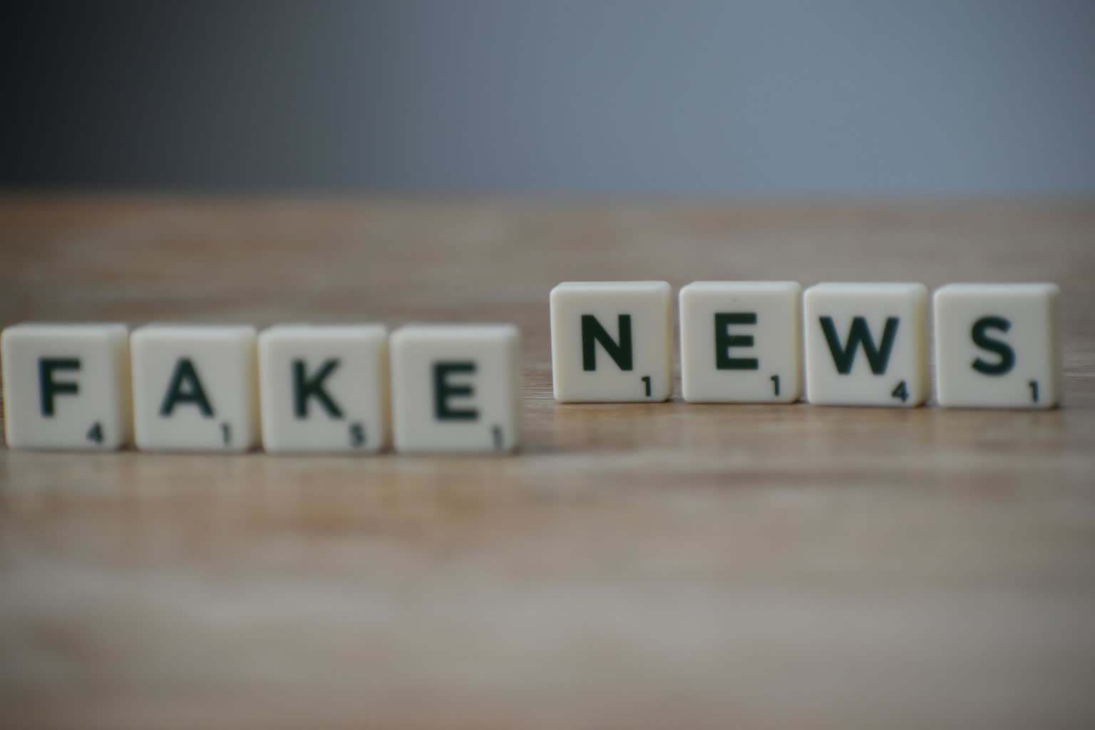 10.04.2026 Czy na pewno? – Podatność na fake newsy a poziom wykształcenia