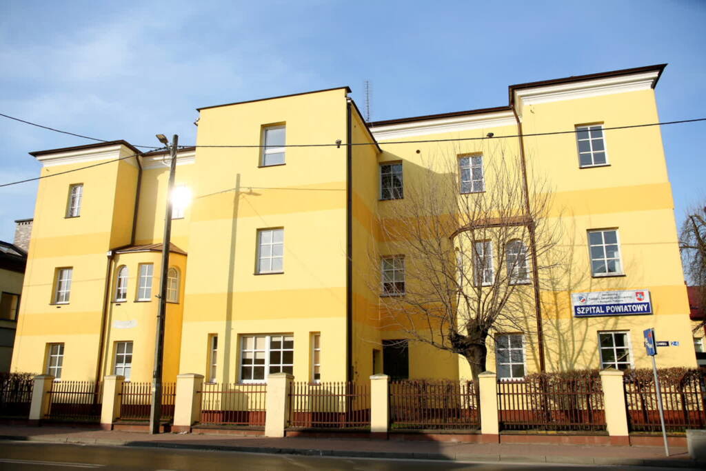 Burze w Lubelskiem. Wichura uszkodziła dach szpitala 1 EAttachments9434990a6f5ae6bc1d4071274af4d5016f64bce xl