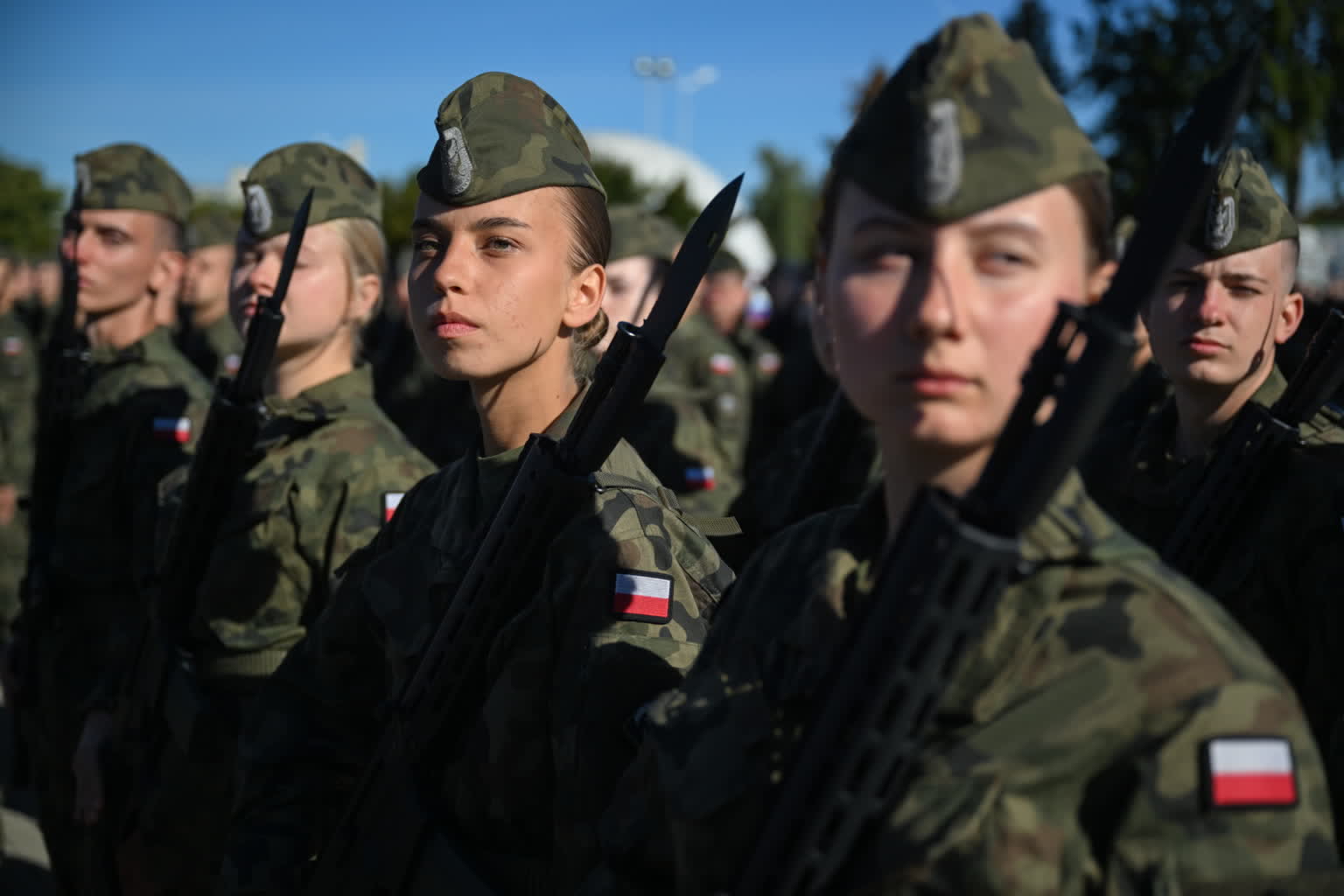 Armia kusi nie tylko zarobkami. Czy warto założyć mundur? 4 EAttachments8981052bf6775b3fd037811e194e030a3485d7c_xl.jpg