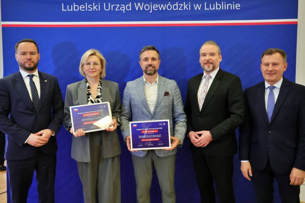 100 milionów na drogi. Samorządy podpisały umowy w Białej Podlaskiej 3 EAttachments9440028838999c5224b0387ae49440d2b49232e xl