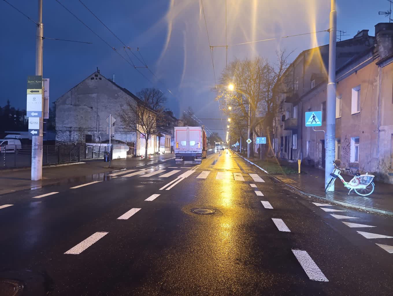 Wypadek na ul. Krochmalnej. Pieszy trafił do szpitala 2 668127037_1254348590201853_2918521431424782576_n.jpg