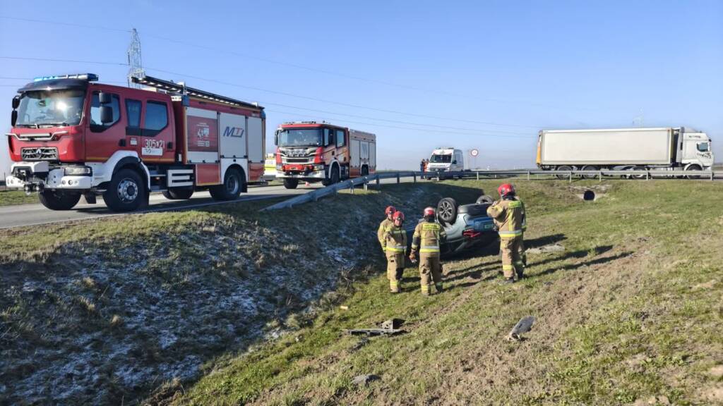 Samochód wpadł do rowu. Poważny wypadek na trasie Bełżyce - Chodel 2 EAttachments9443196f72f1ca35ba27ed938d14ad1c8ec3eca xl