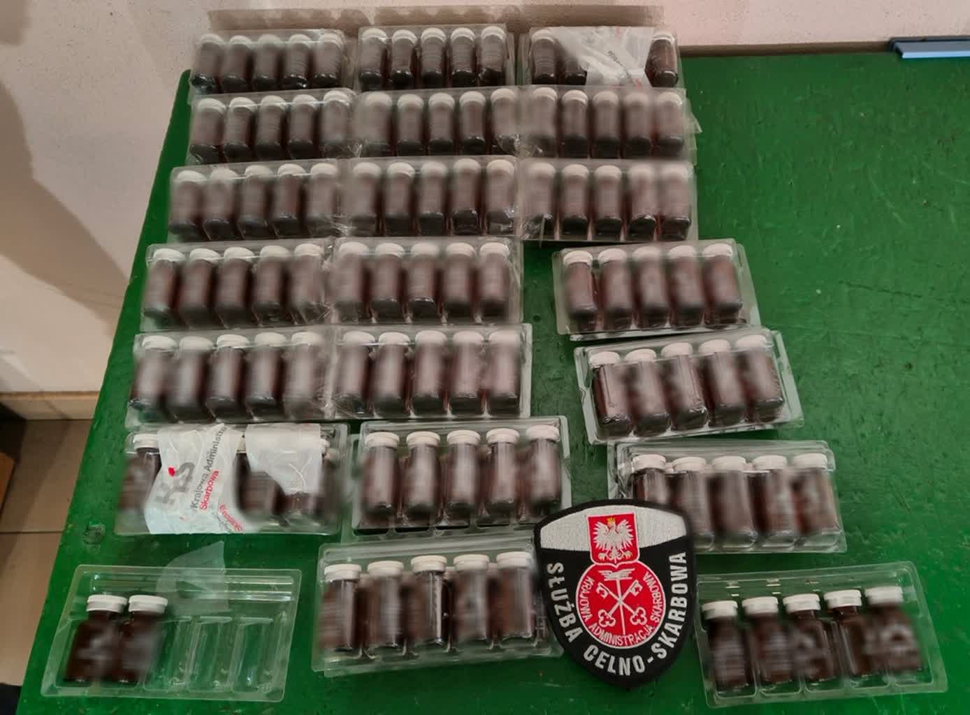 Nielegalne preparaty medycy estetycznej zatrzymane na granicy 2 article (1).jpg